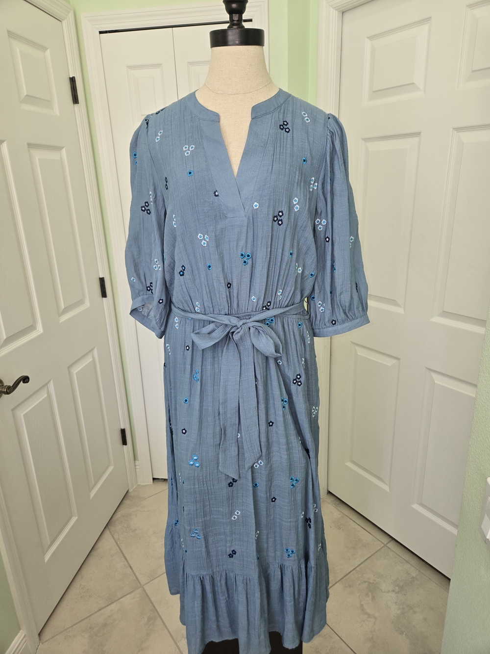 NWT Denim Blue Floral Embroidered Tie-Waist Midi Dress w/ Belt Boho